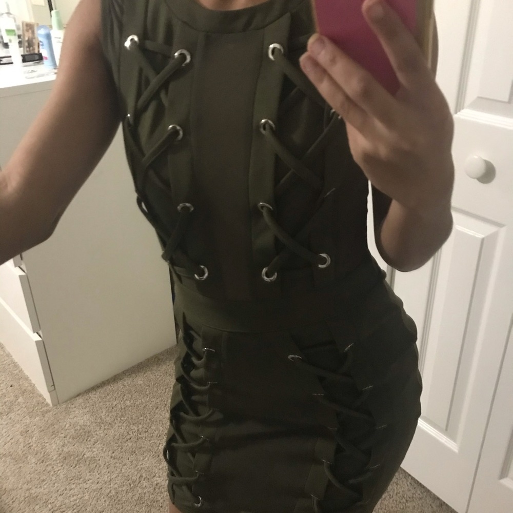 GREEN DRESSY DRESS